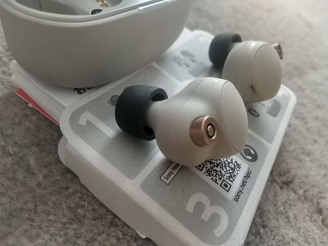 Sony WF-1000XM4 ワイヤレスイヤホン 箱説書明付 イヤホンのみ新品