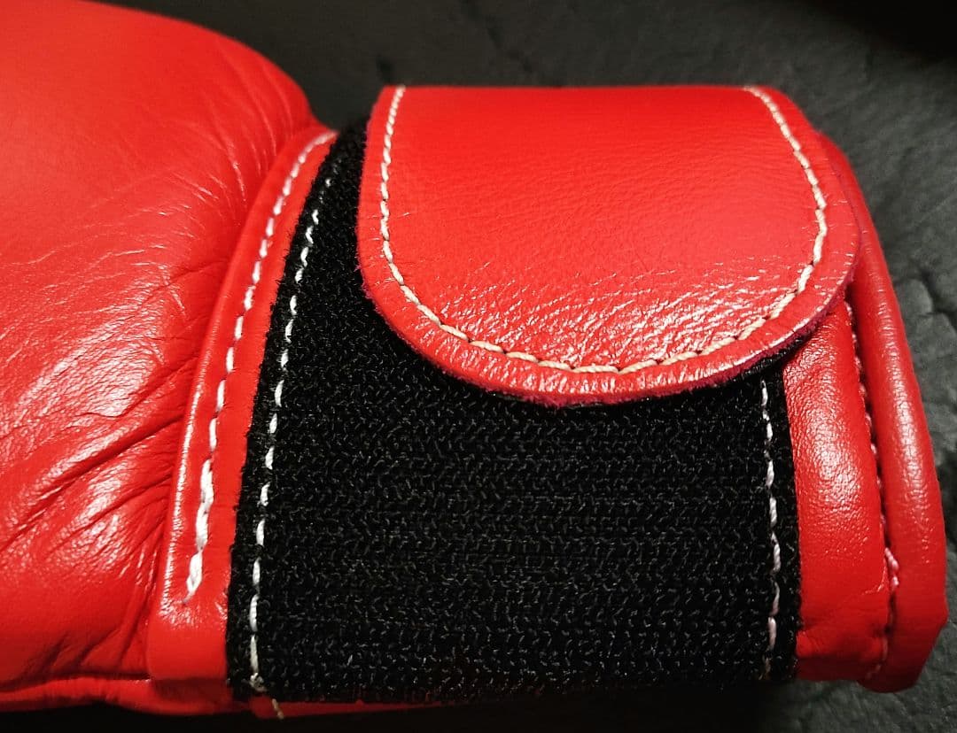 八八八Winning ボクシンググローブ 8 oz 赤 新品同様