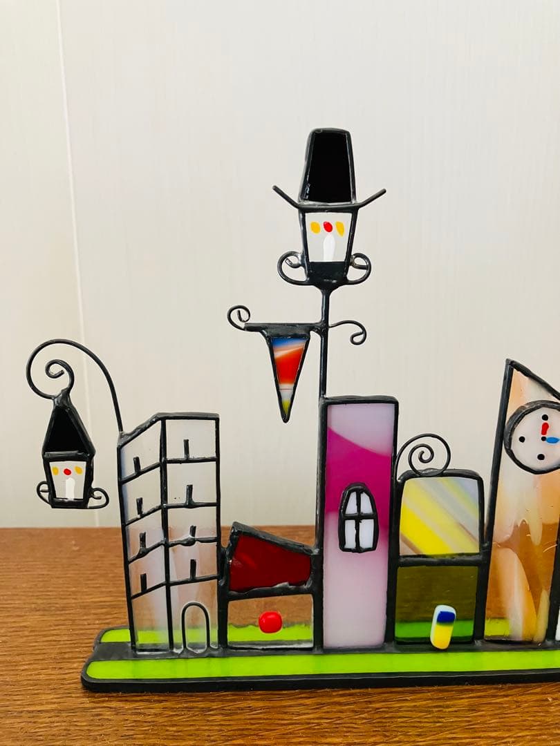 ステンドグラス　ガス燈が並ぶ街並み＆雪の街並み