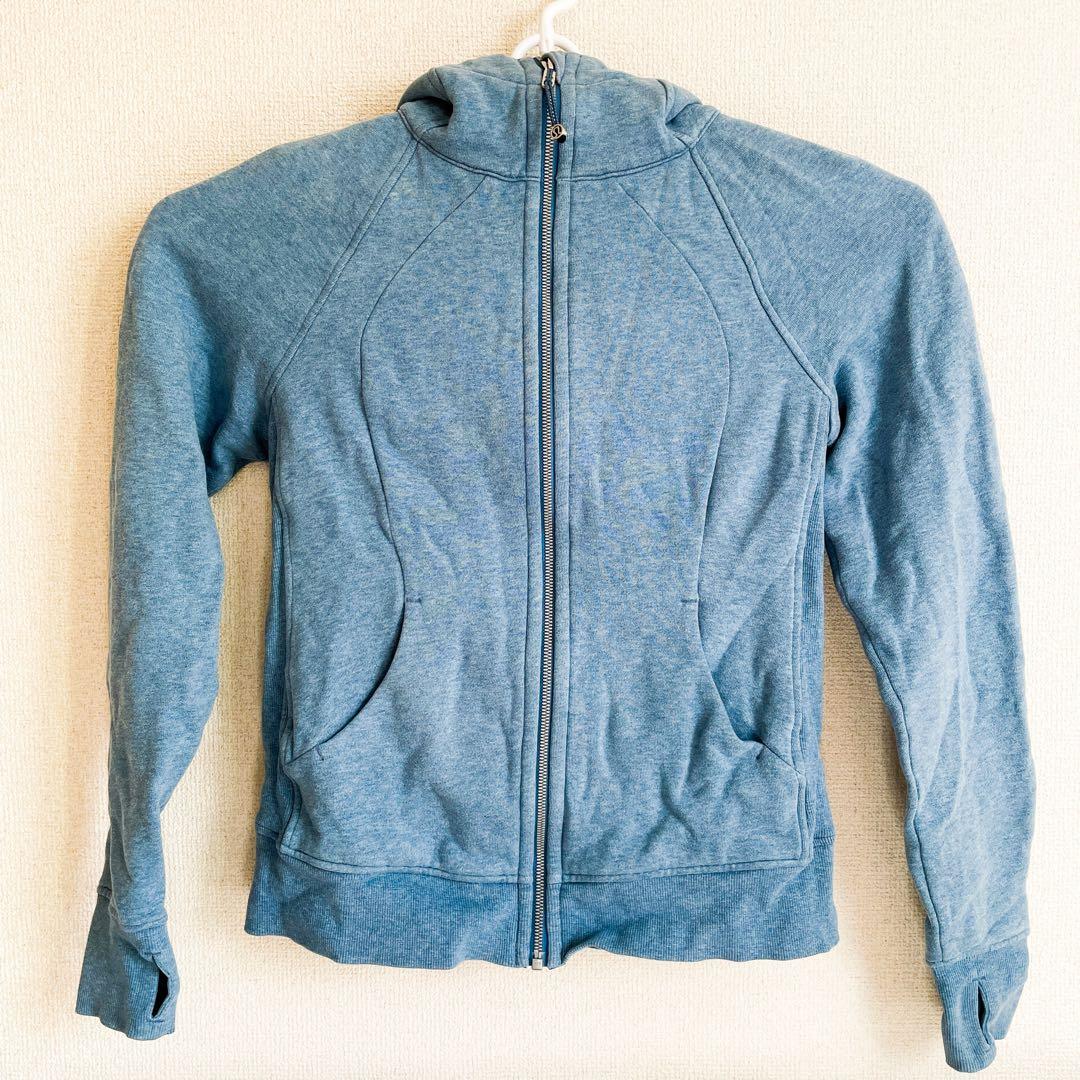 lululemonスクーバフルジップフーディー（フード付きパーカー水色）