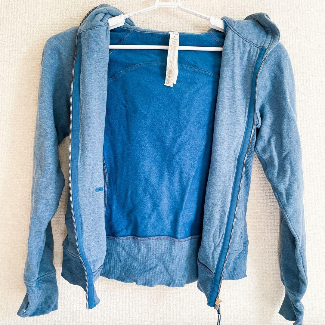 lululemonスクーバフルジップフーディー（フード付きパーカー水色）