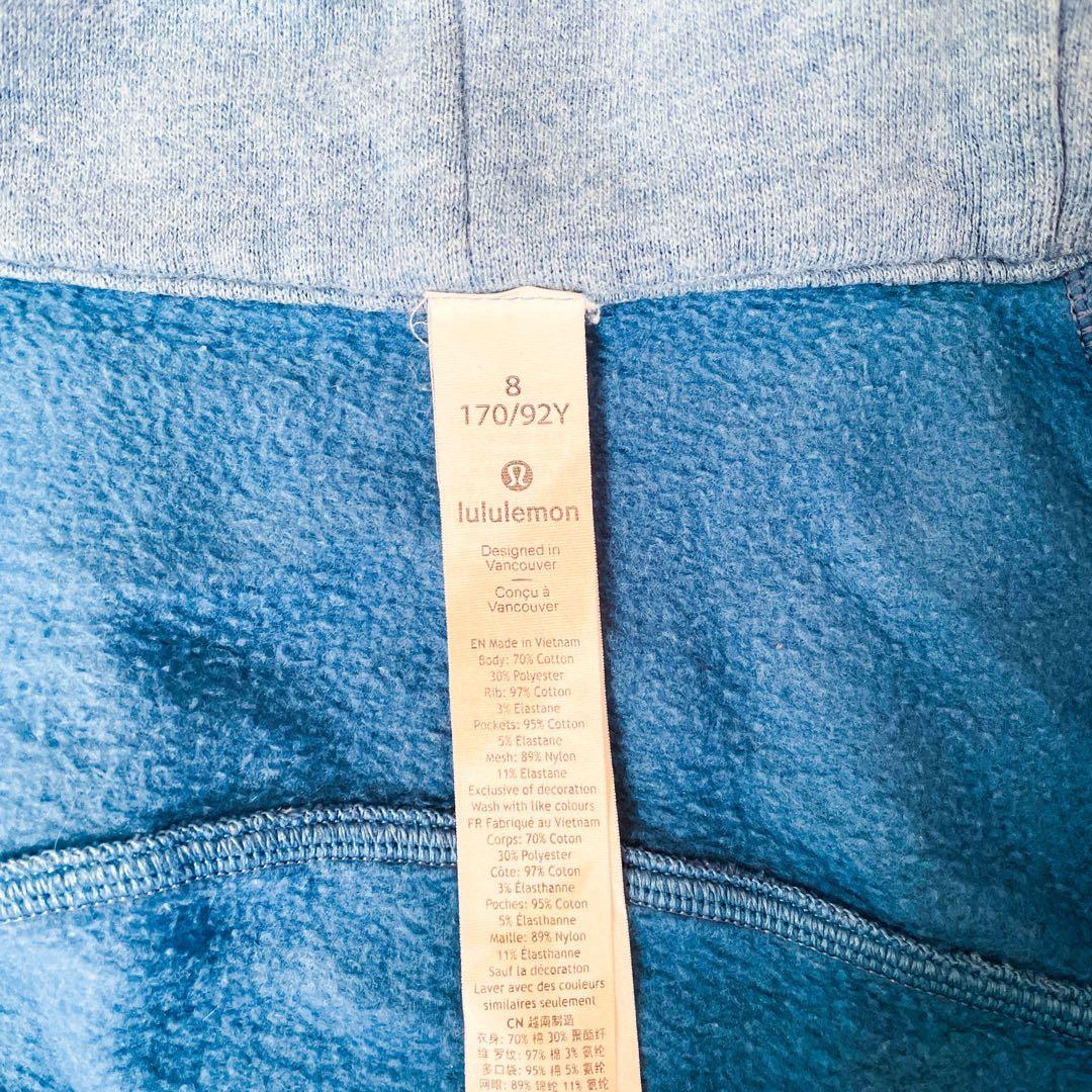 lululemonスクーバフルジップフーディー（フード付きパーカー水色）