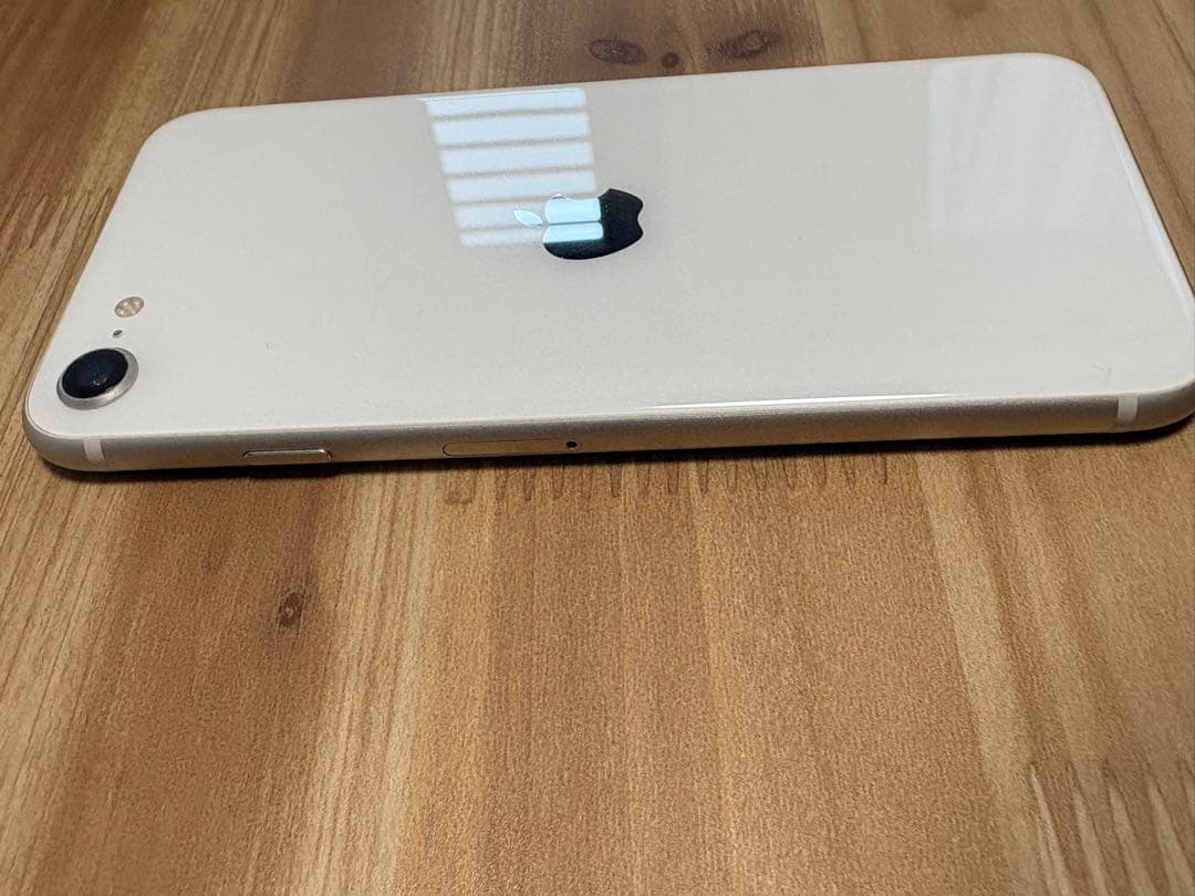 iPhone SE 第3世代 128GB スターライト au 美品 動作良好
