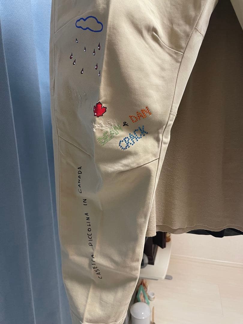 DSQUARED2ペイントラインストーン入りパンツ