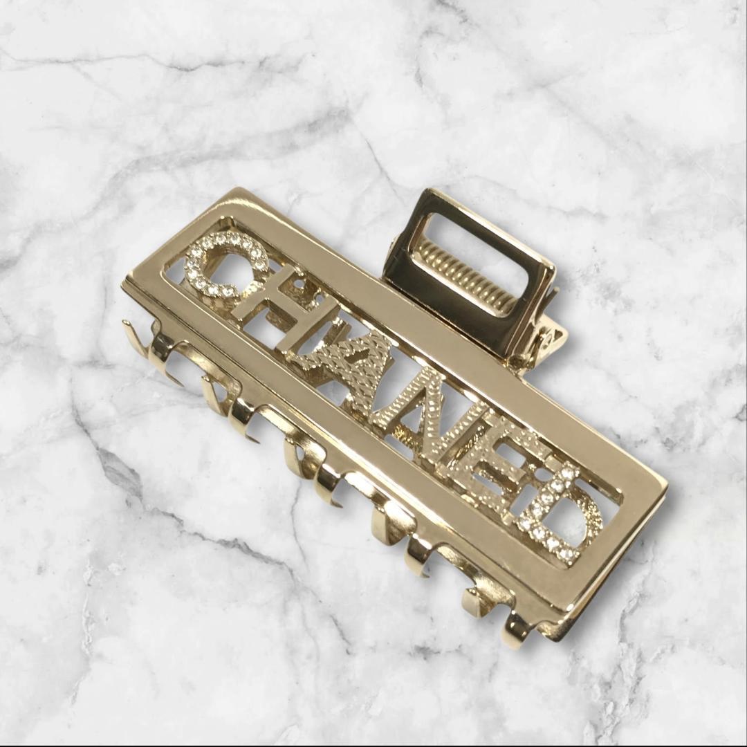 美品 シャネル ロゴ ヘアクリップ バレッタ B22 P ヘアーアクセサリー 箱