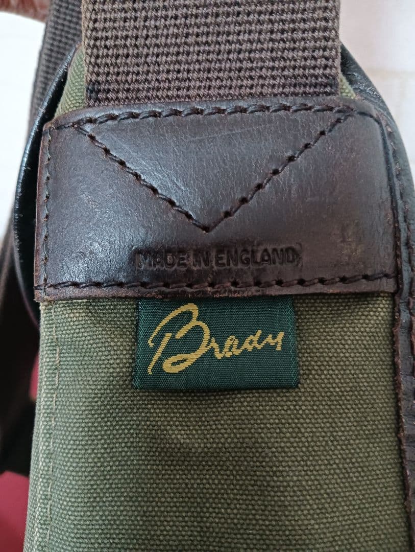 美品!レアカラー！BradyブレディーSTOUR ショルダーバッグ英国製バッグ