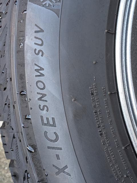 ミシュランスタッドレスタイヤ　X-ICE  SUV 225/65R17