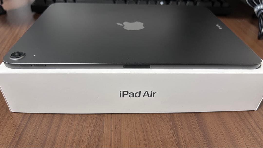 Apple iPad Air(第5世代)64GB【バッテリー最大容量100%】