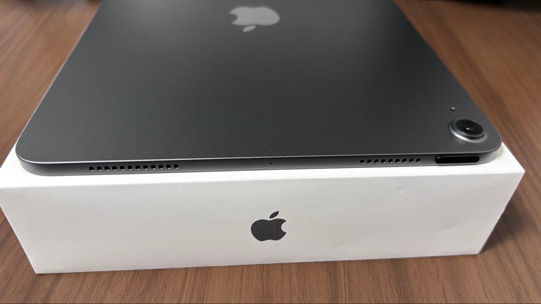 Apple iPad Air(第5世代)64GB【バッテリー最大容量100%】