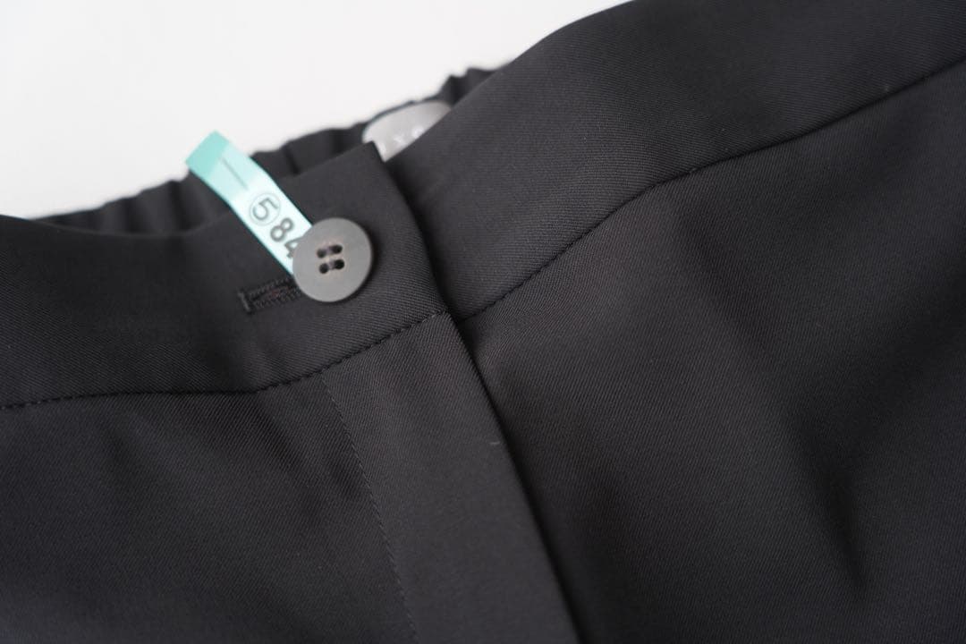 未使用に近い セオリーリュクス テーパードパンツ サテン細見え ウォッシャブル