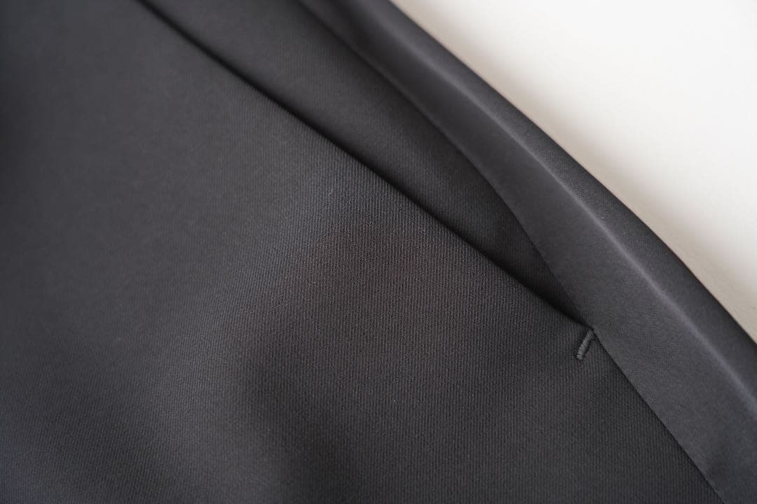 未使用に近い セオリーリュクス テーパードパンツ サテン細見え ウォッシャブル