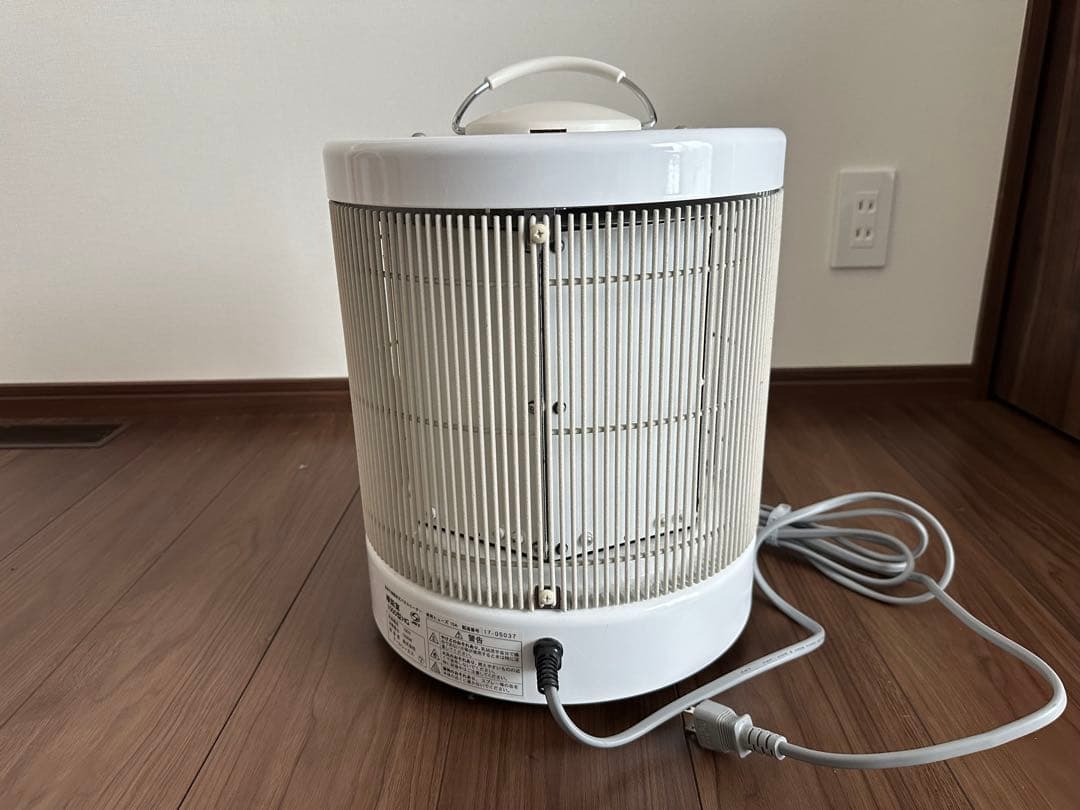 【2017年購入品】談話室1000型 白色 遠赤外線ヒーター　空気が汚れない！