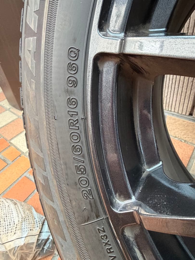 スタッドレス205/60R16 ブリヂストン VRX3 90VOXY・NOAH