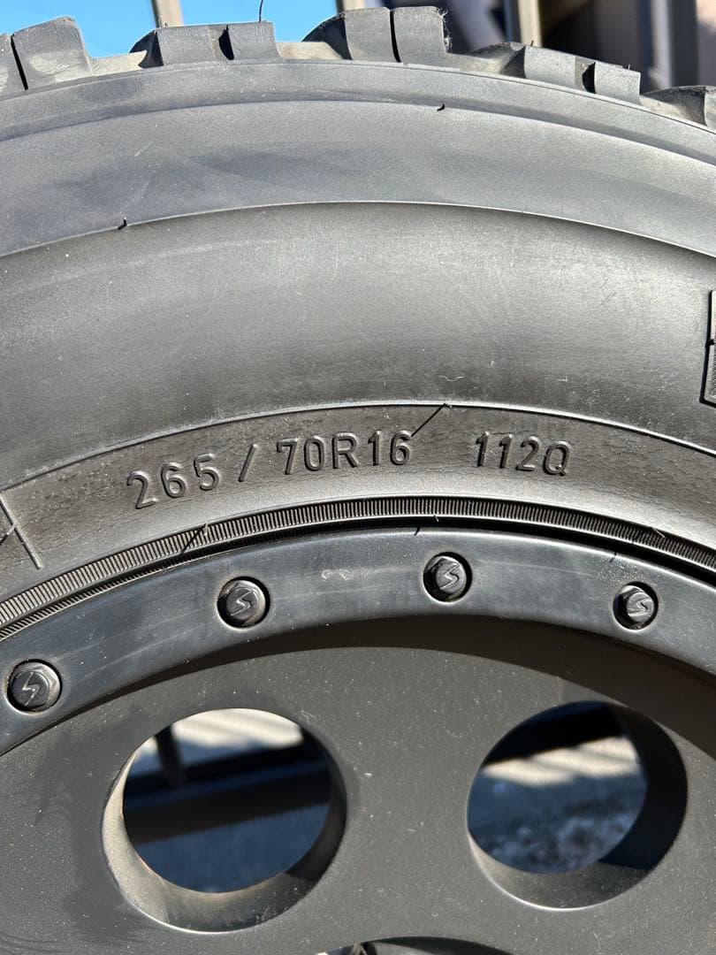 fjクルーザー グッドイヤー　16インチ　アルミ　MT ハイラックス