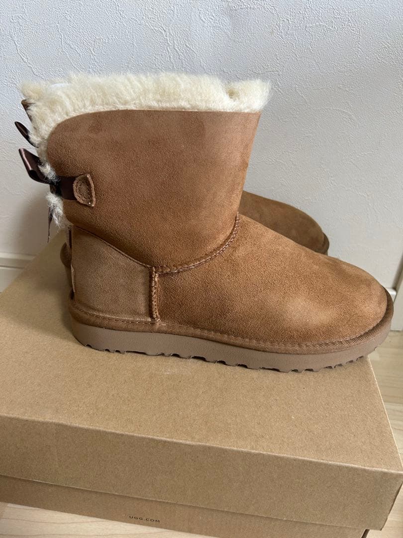 UGG ベイリーボウ2 ブラウン ムートンブーツ リボン付き