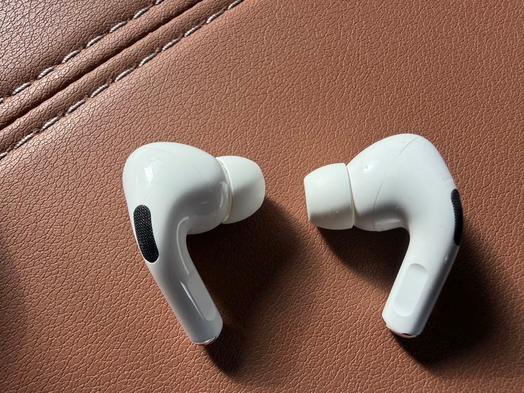 AirPods pro2本体 ホワイト 充電ケース付き