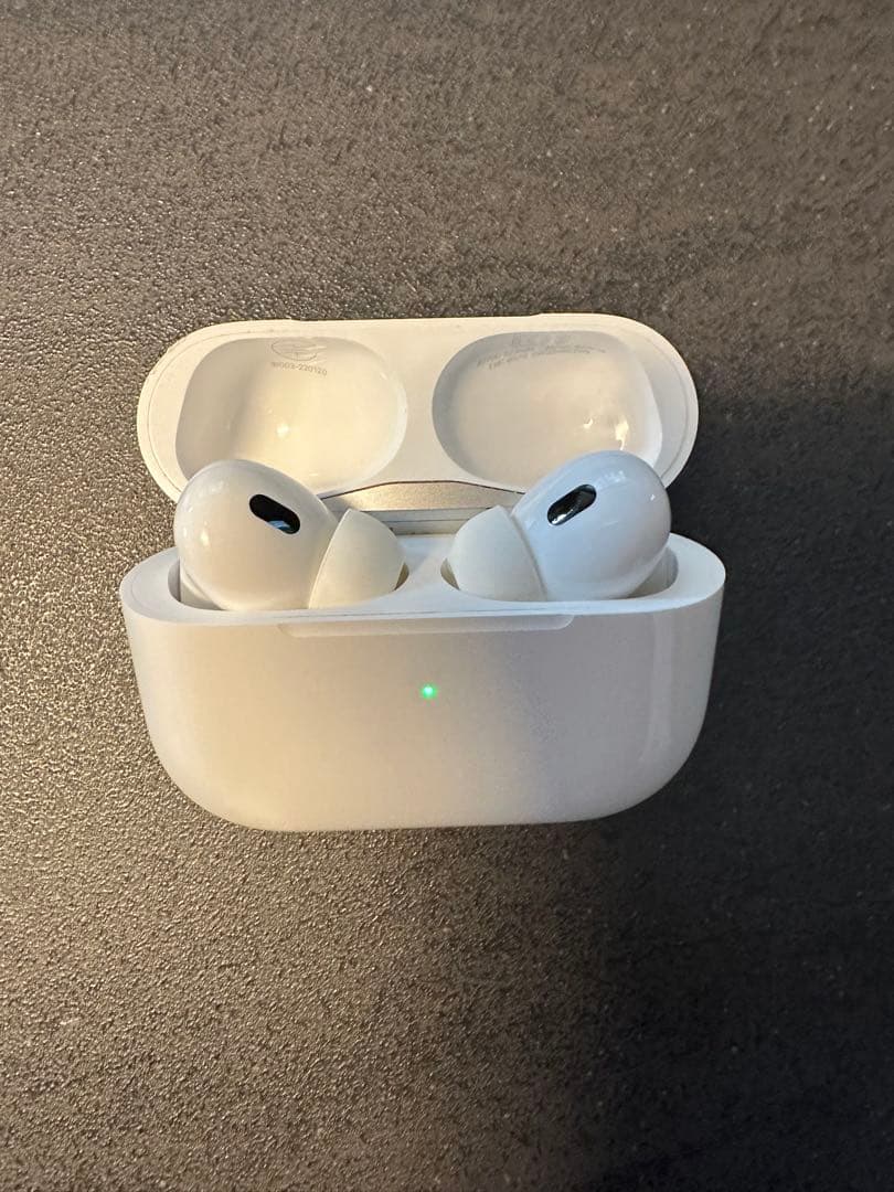 美品 AirPods Pro 第２世代 アップル エアポッズプロ