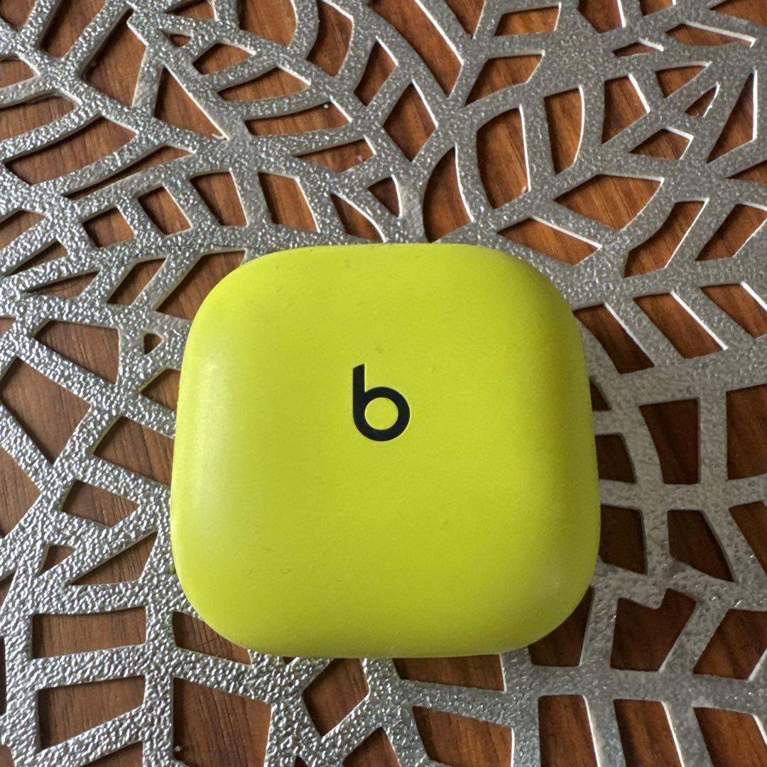 イエロー ワイヤレスイヤホン 充電ケース付き