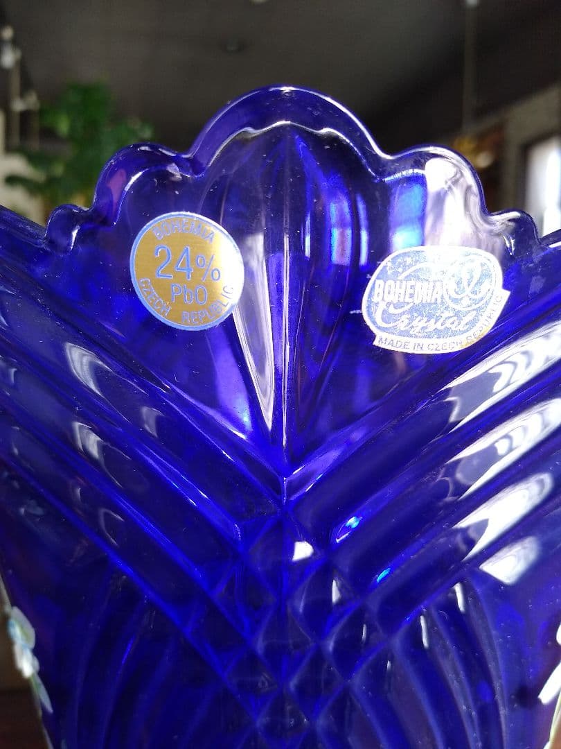 ボヘミアングラス大型花瓶　コバルトブルーカットガラス　チェコ製専用箱入り花瓶