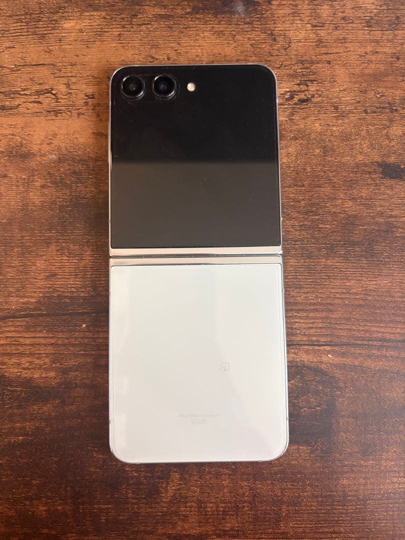 Galaxy zflip5 ミント 国内版