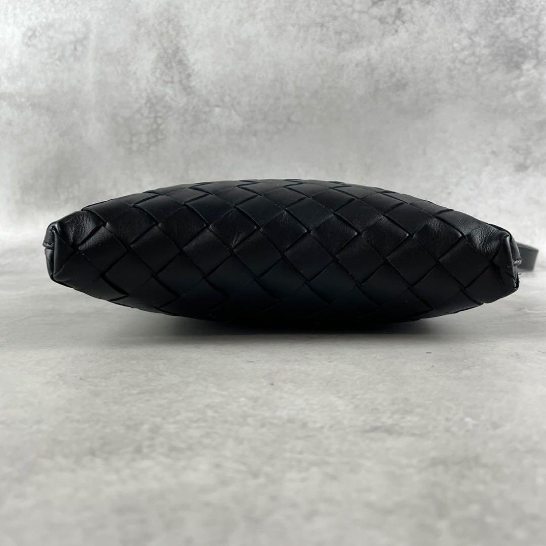 ボッテガヴェネタ イントレチャート ショルダーバッグ 611357 カーフレザー