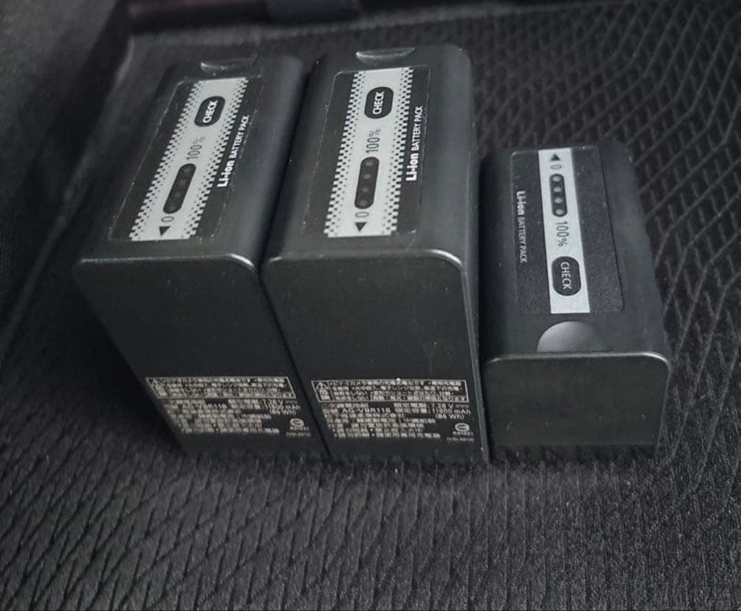 【数回のみ使用美品】＊ 業務用 ＊Panasonic ＊ AG-DVX200 ＊