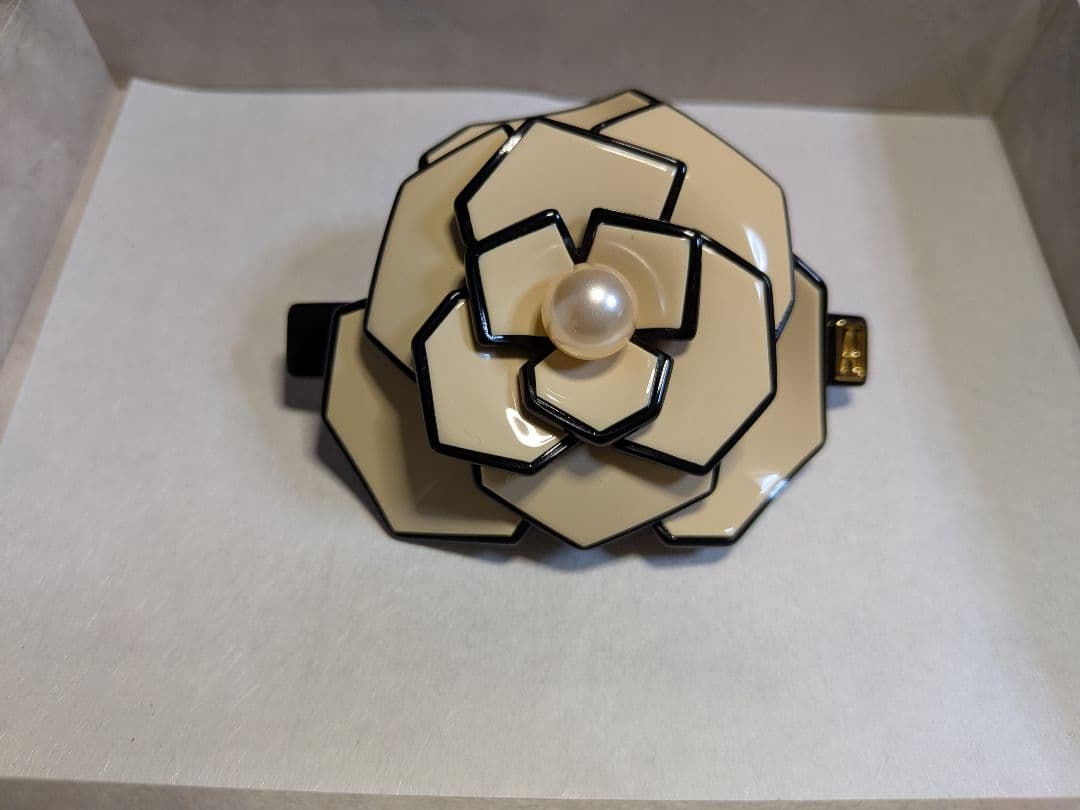 【アレクサンドル ドゥ パリ】 50周年限定カメリアバレッタ8cm