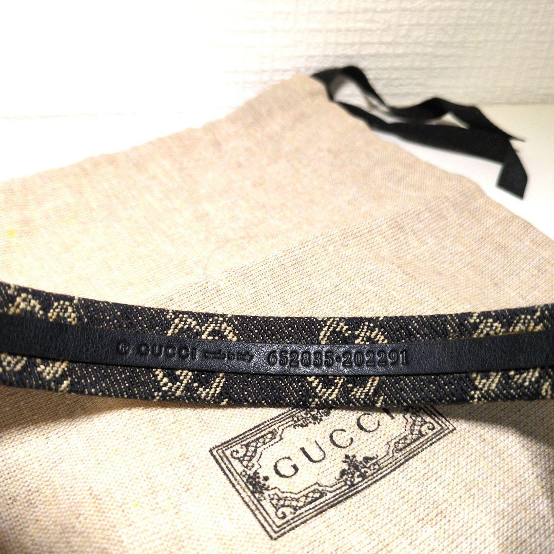GUCCI デニム風ヘアバンド ロゴ入り