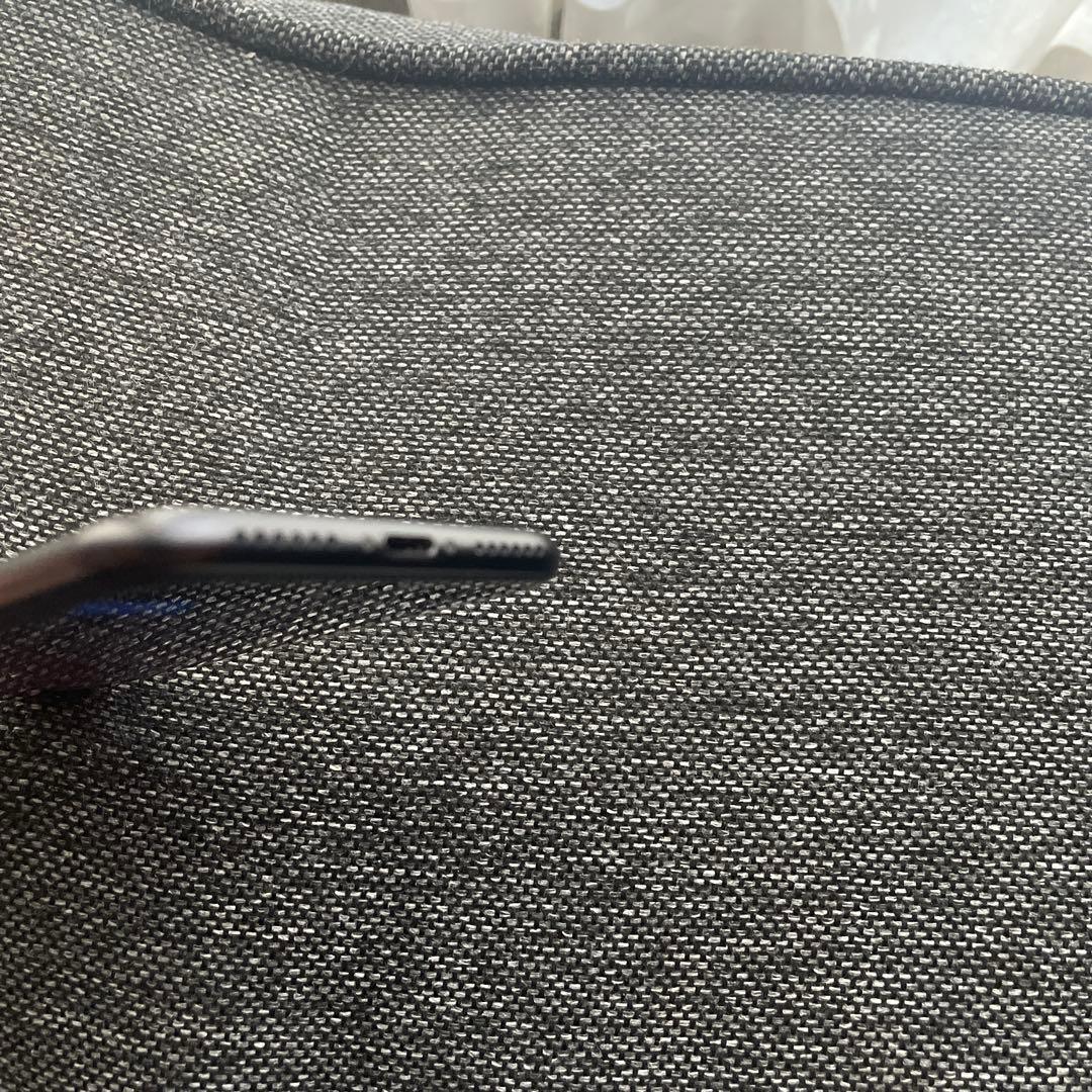 iPhone SE2 第2世代 Apple simフリー