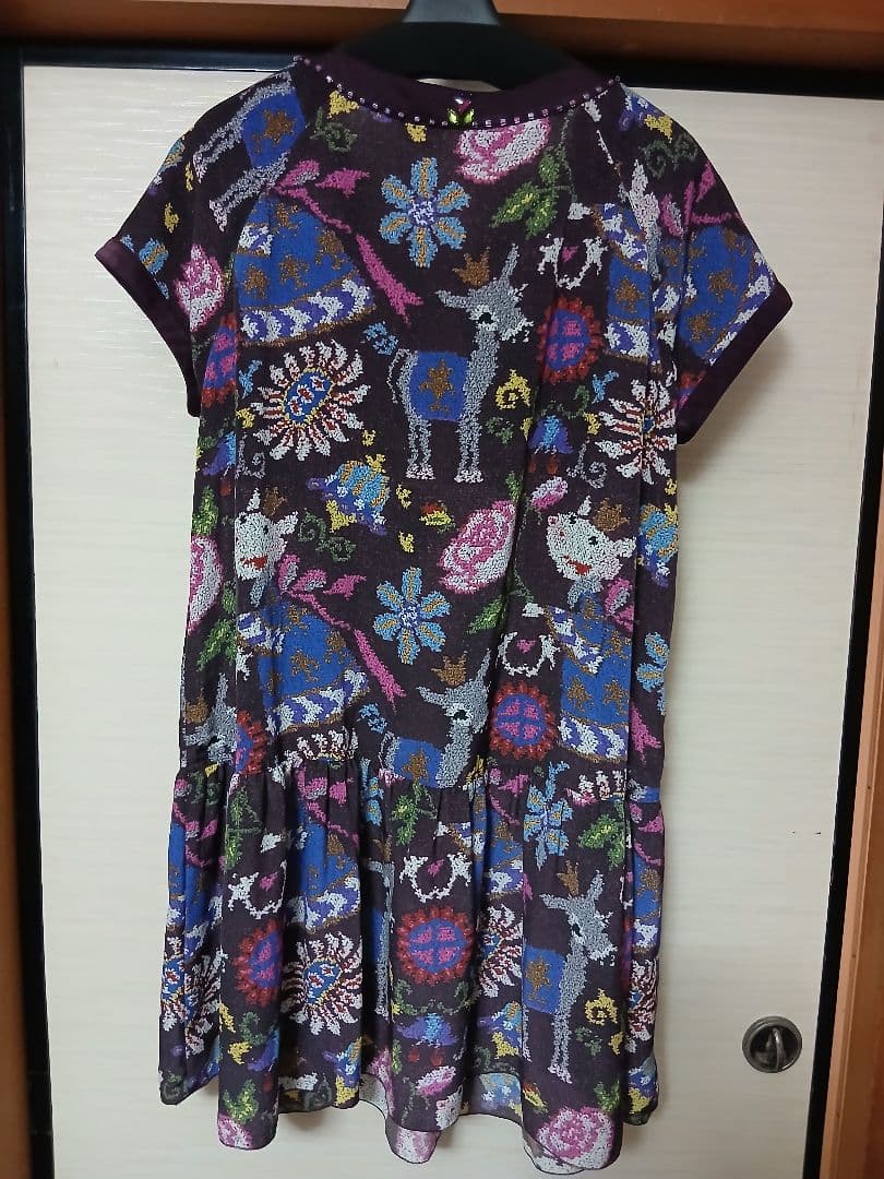 アルベロベロ　ブタさんお襟ビジューチュニック　　【お値下げ！！】