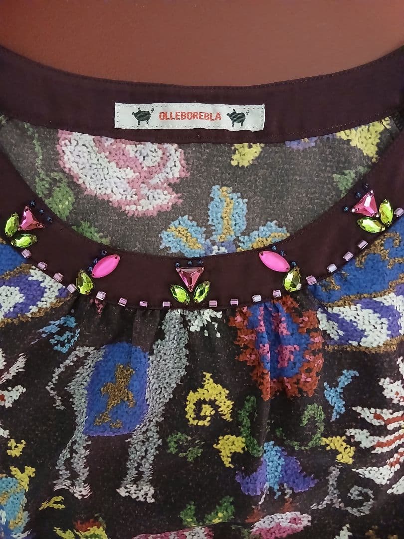 アルベロベロ　ブタさんお襟ビジューチュニック　　【お値下げ！！】