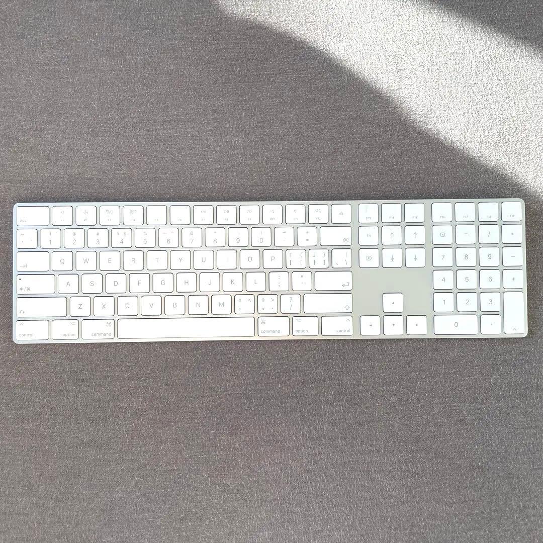 キーボード Apple Magic keyboard