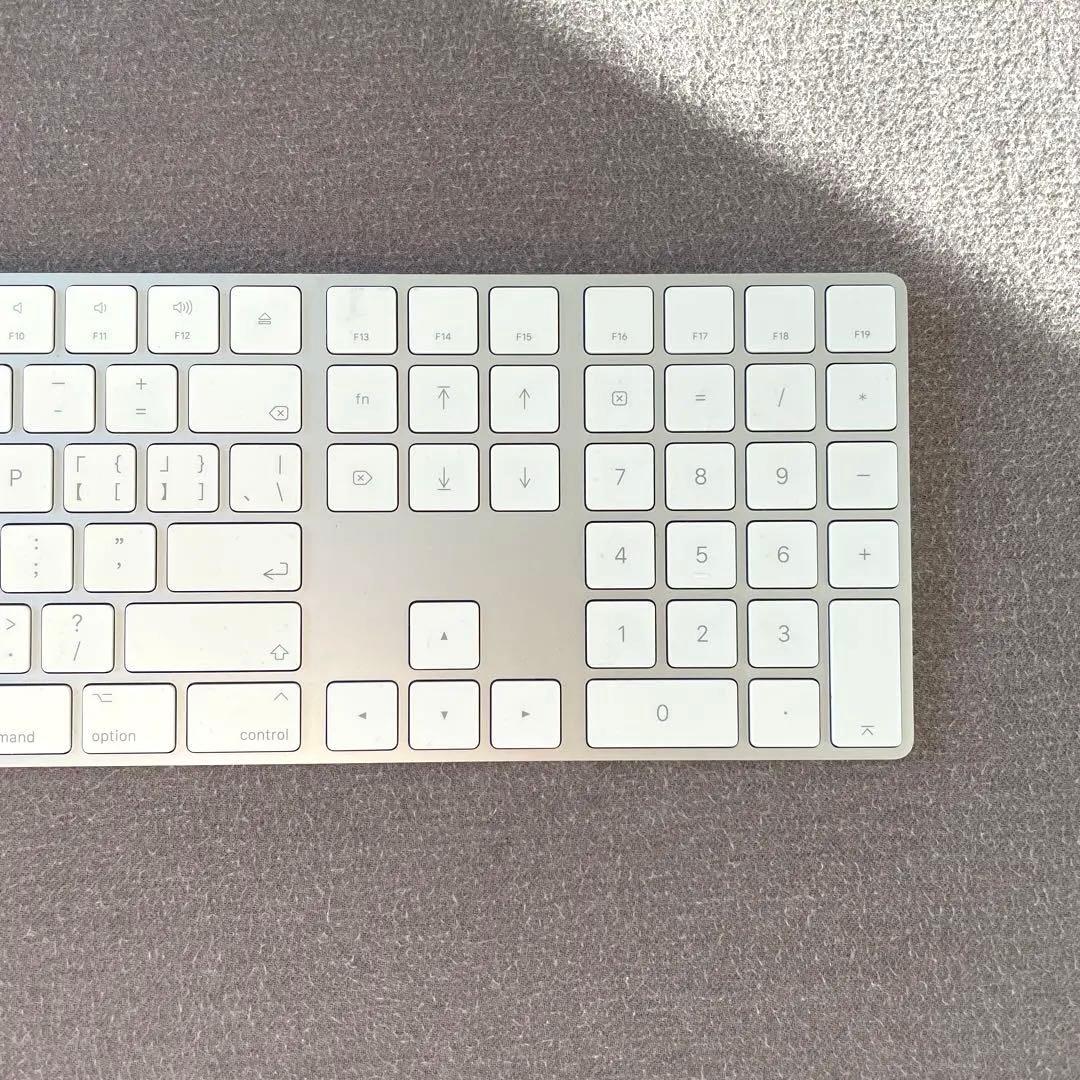 キーボード Apple Magic keyboard