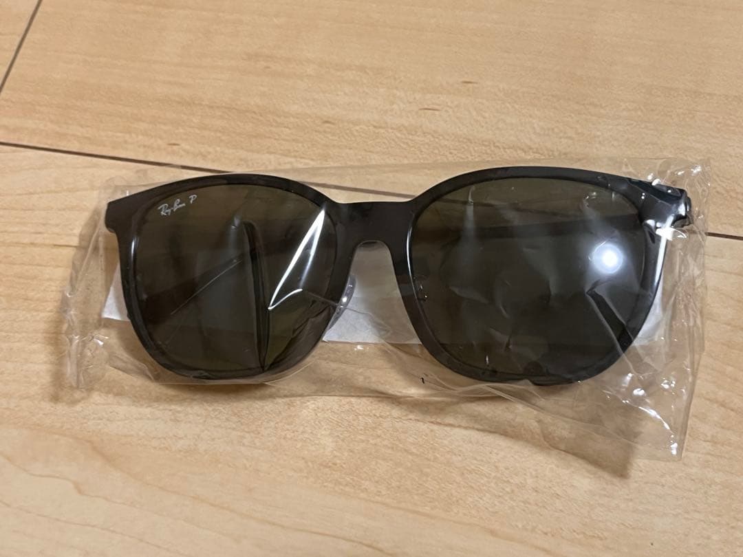 【⭐︎正規品⭐︎】Ray-Ban ORB4333D 偏光グリーン　ケース、保証書付き