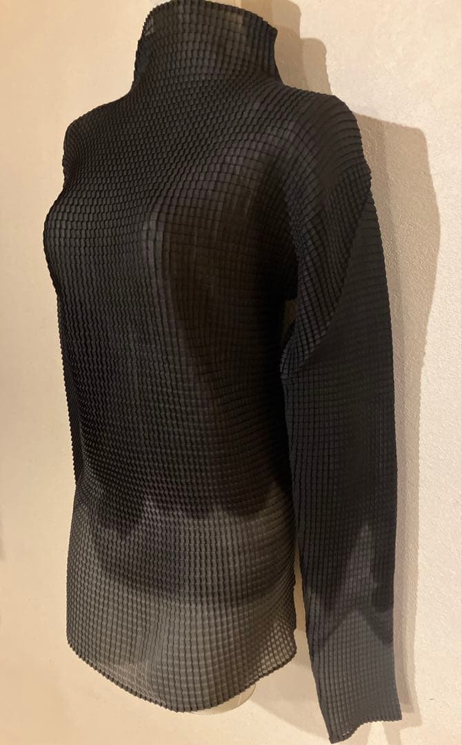 イッセイミヤケ　プリーツプリーズ　墨絵模様　裾長目