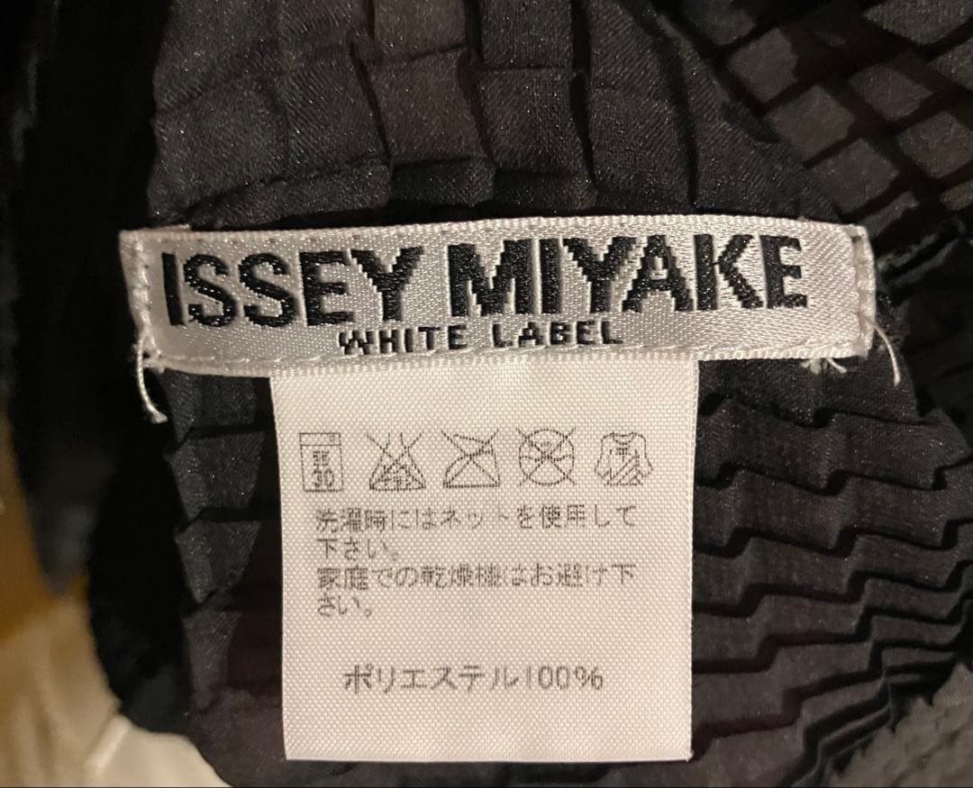 イッセイミヤケ　プリーツプリーズ　墨絵模様　裾長目