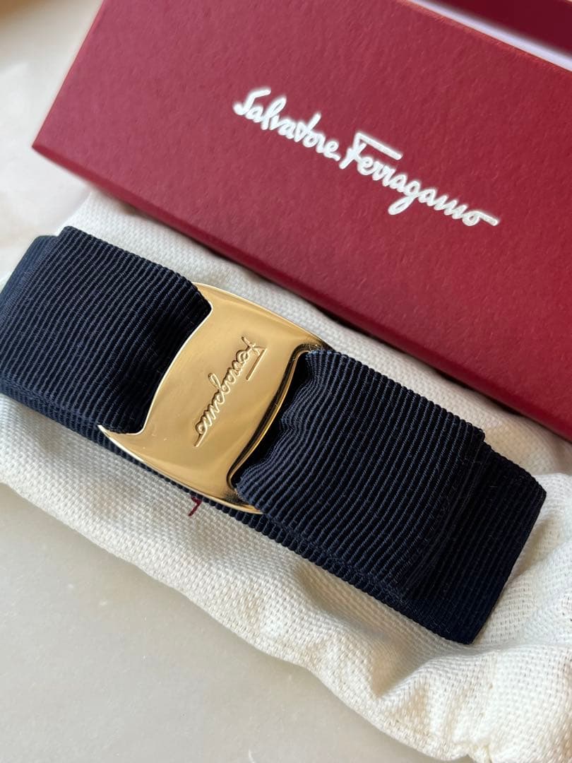 【新品未使用】フェラガモ　バレッタ　ヘアクリップ