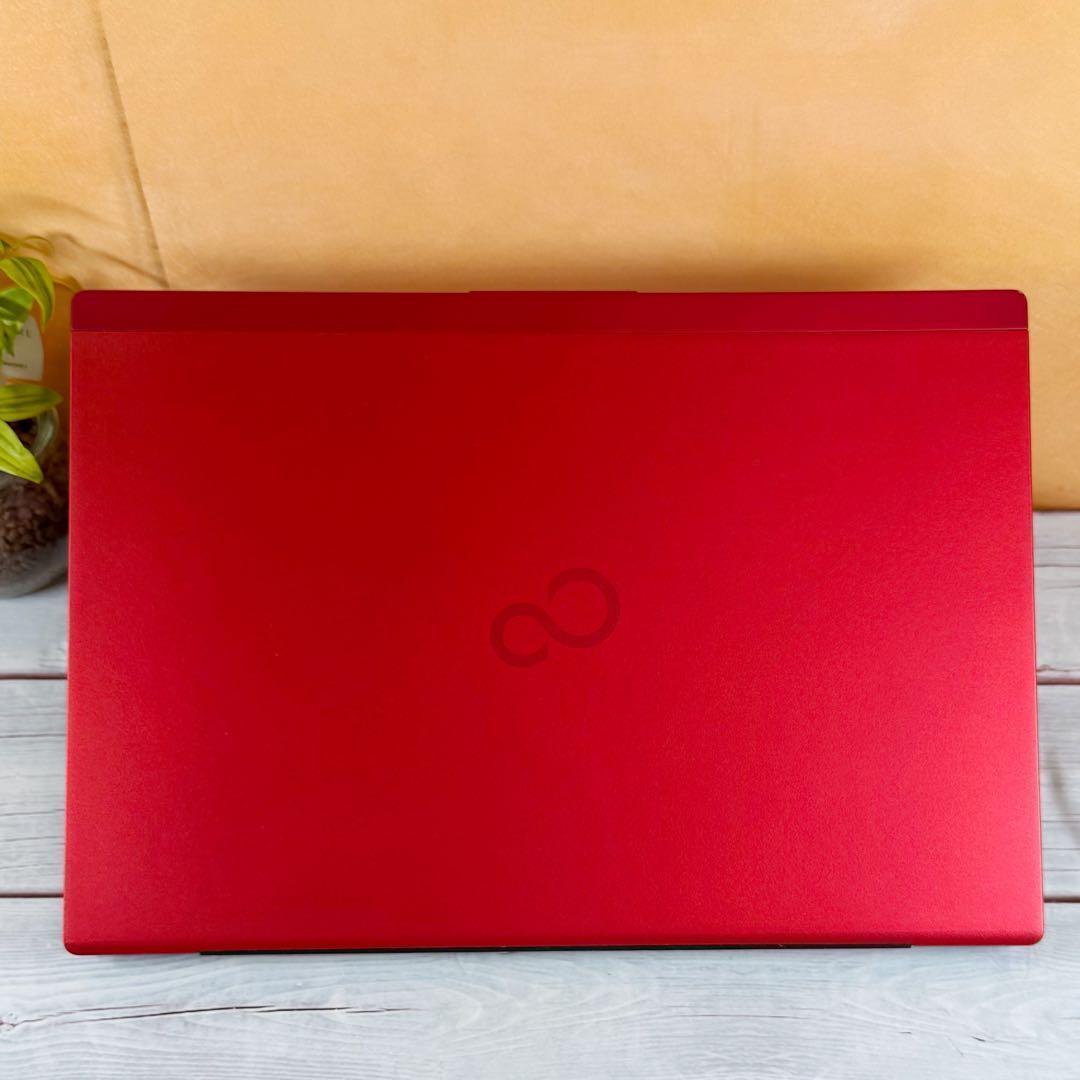 薄型コンパクトノートPC❣️第8世代Corei5☘️フルHD☘️SSD