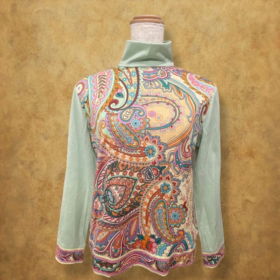 【時巡る】LEONARD カットソー ハイネック　ペイズリー柄 薄緑系　華やか