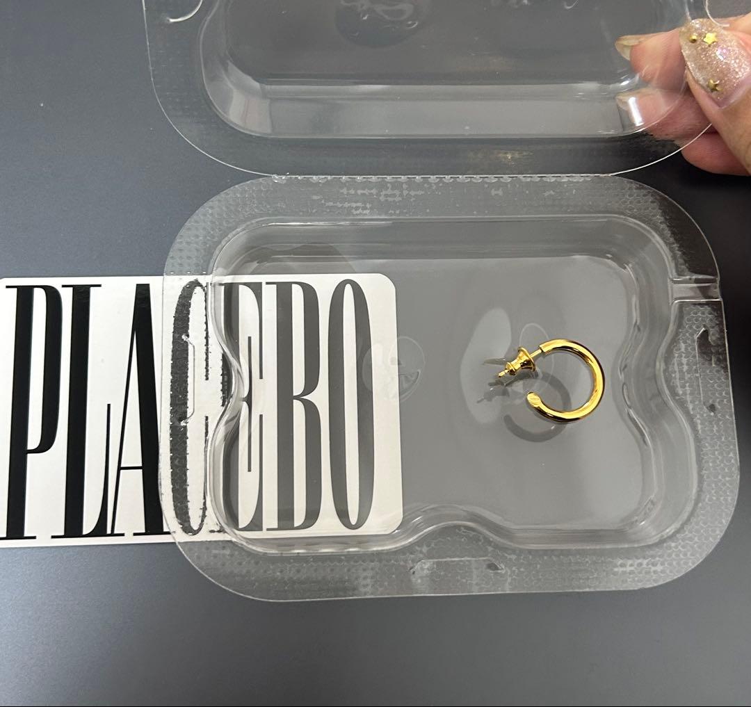 新品　片耳careering placebo 301 ゴールド　右耳用です