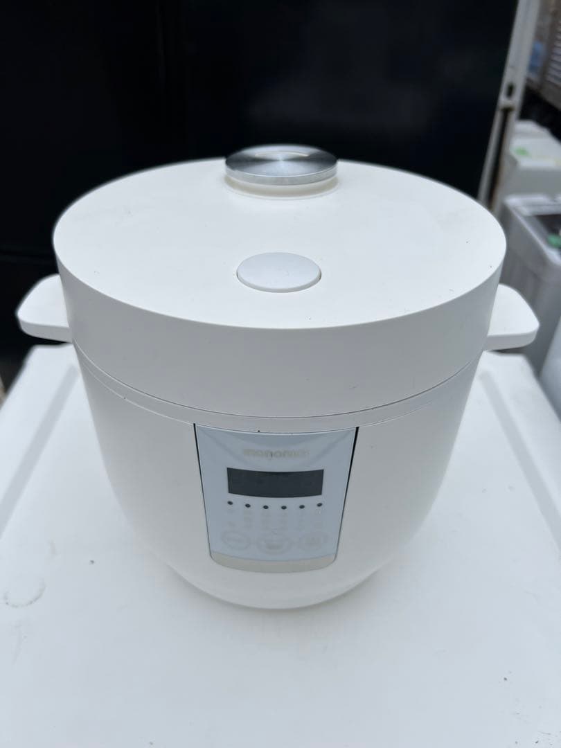 【高年式】2022年式 3合 mononics 炊飯器 MN-RC12-BK