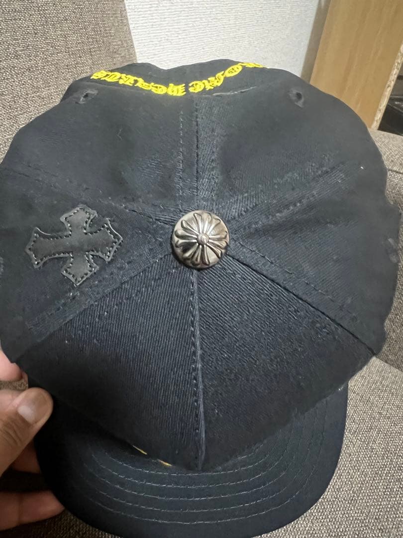 黒のスナップバックキャップ CH刺繍