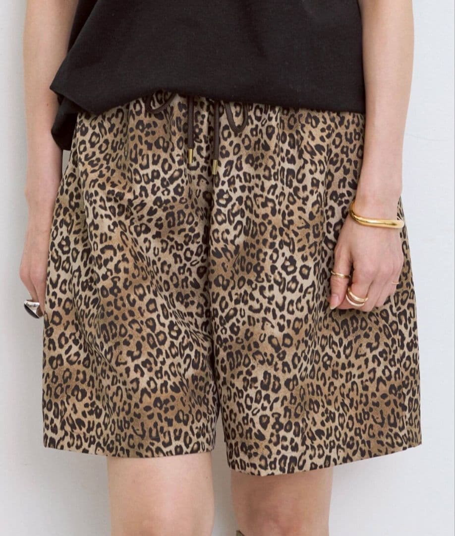 アパルトモン　Leopard Print Short Pants