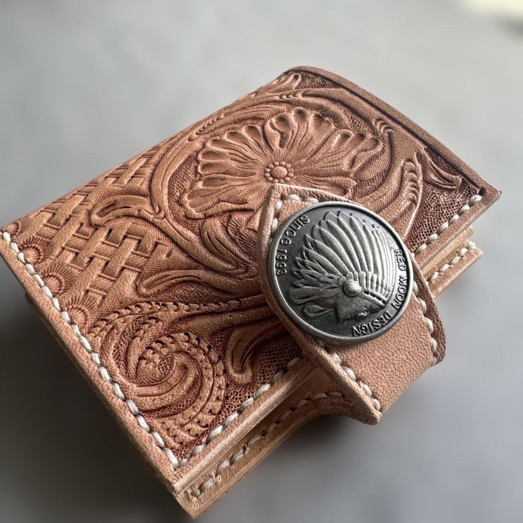 amo レザーカービングウォレット(ハーフ)