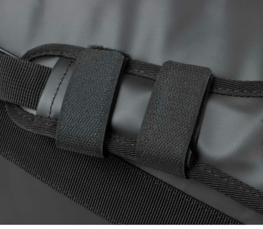 HELLY HANSEN 50L コンテナダッフルバッグ　ブラック