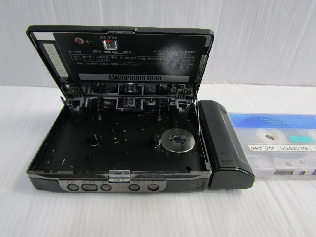 B0645 AIWA HS-JX70 ポータブルカセットプレーヤー ジャンク