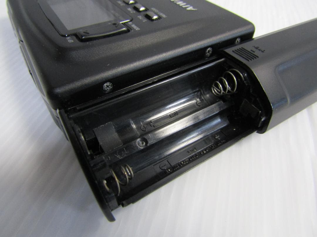 B0645 AIWA HS-JX70 ポータブルカセットプレーヤー ジャンク