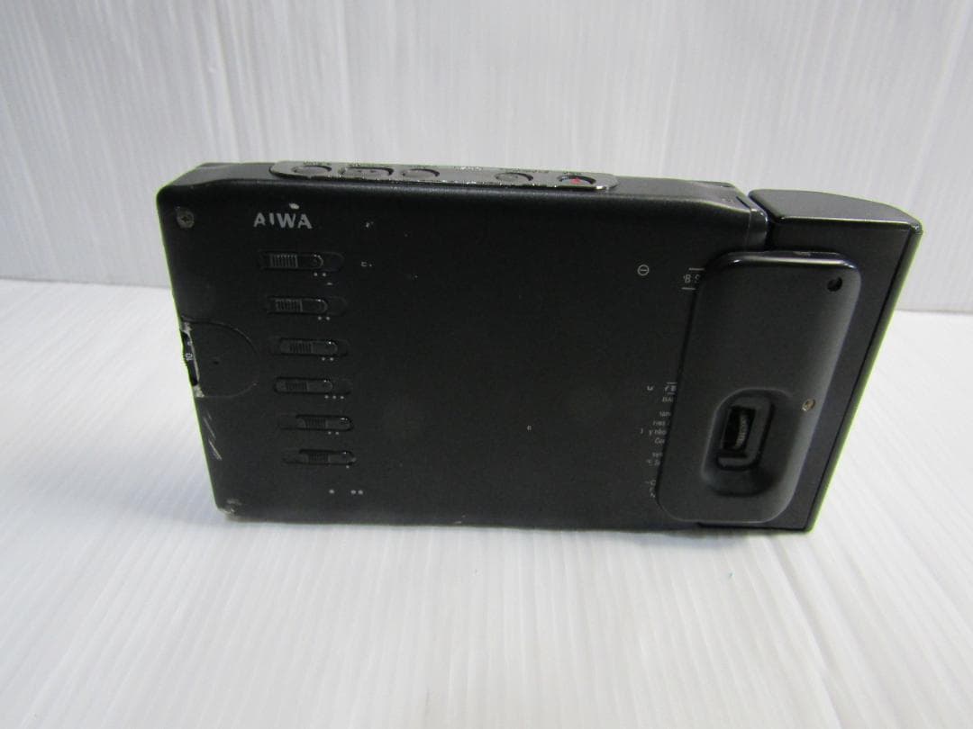 B0645 AIWA HS-JX70 ポータブルカセットプレーヤー ジャンク