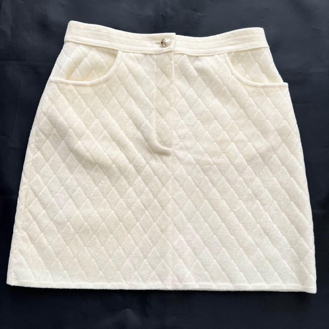 CHANEL 2020 キルティング マトラッセ ココマーク金ボタン スカート