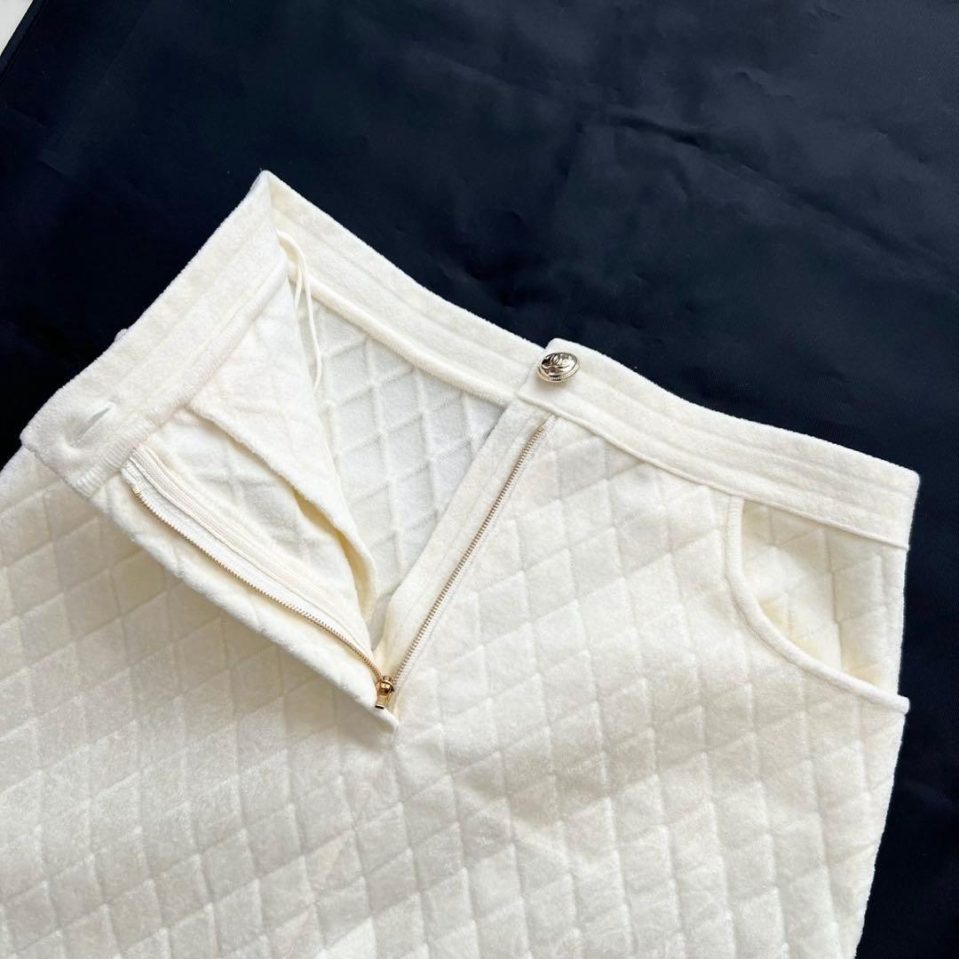 CHANEL 2020 キルティング マトラッセ ココマーク金ボタン スカート